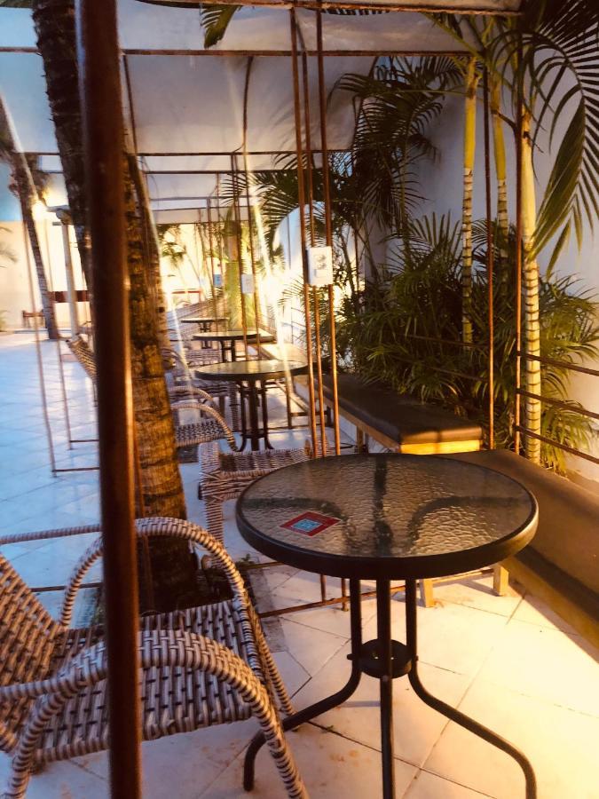 Hotel Master เชกิเอ ภายนอก รูปภาพ